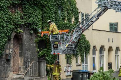 Esslingen: Sturz aus 3 Meter Hoehe sorgt fuer Rettungseinsatz und Strassensperrung